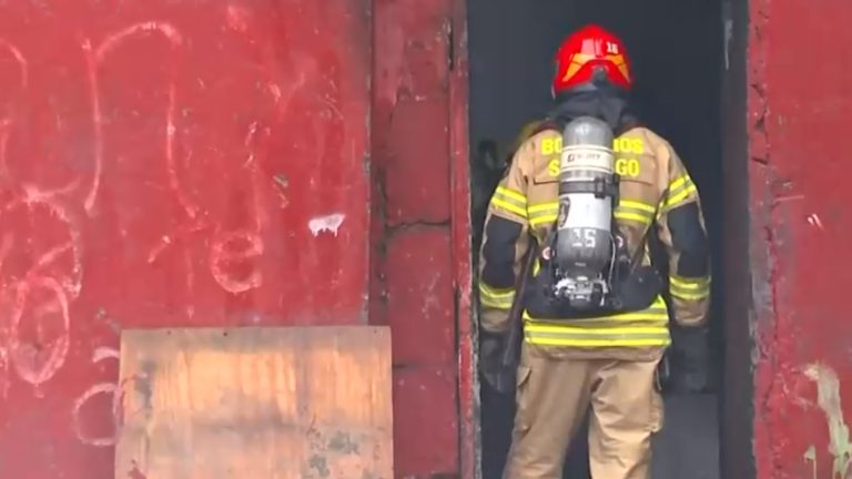 Agresiones, escasez hídrica y megaedificios: Las nuevas dificultades de Bomberos en las calles