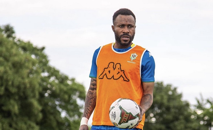 Otro escándalo en el fútbol africano: Jugador afirmó que nació en 1990, pero su madre murió 4 años antes