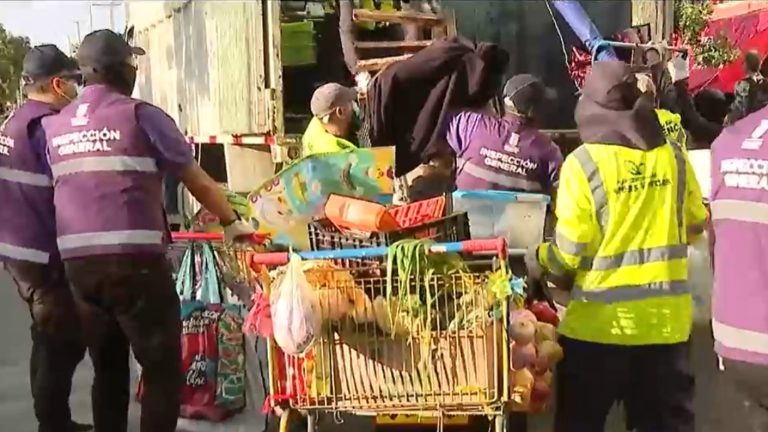 Intensifican combate al comercio ambulante: Puestos de comida en la calle invaden Barrio Franklin
