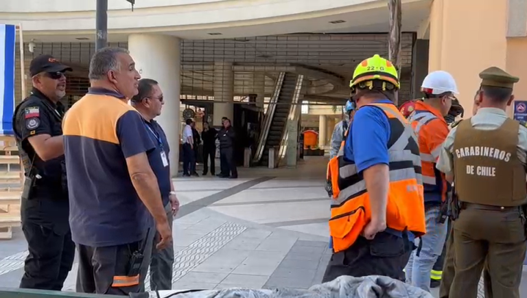 Emergencia química obligó a evacuar Mall Marina Arauco: 32 personas intoxicadas