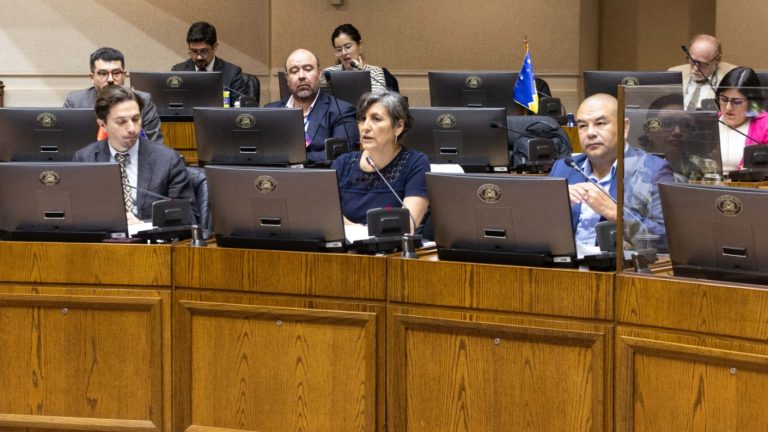 Ley corta de isapres: Comisión de Salud del Senado rechazó alza de precios base de planes
