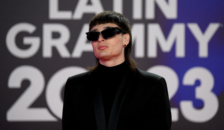 Viña 2024 mantendrá a Peso Pluma en la parrilla pese a petición del directorio de TVN