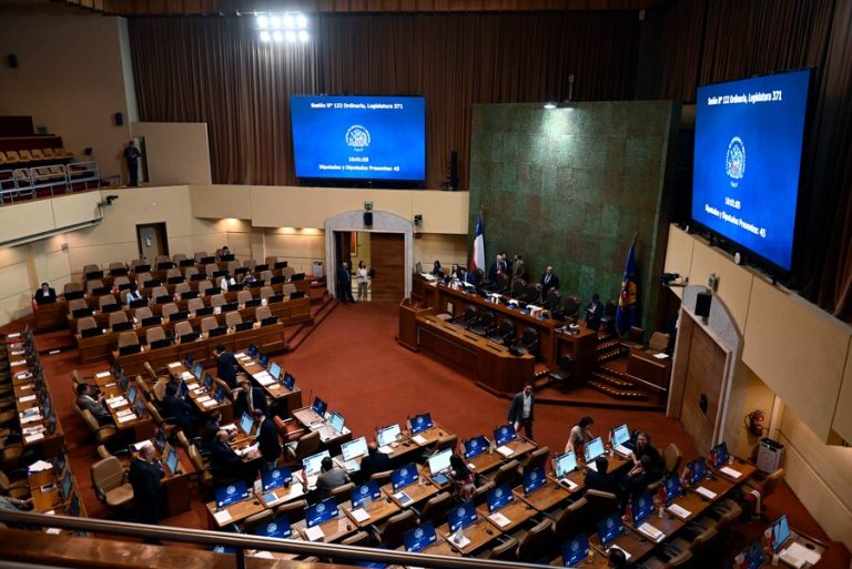 Día clave: Congreso votará reforma previsional y ley corta de Isapres este miércoles