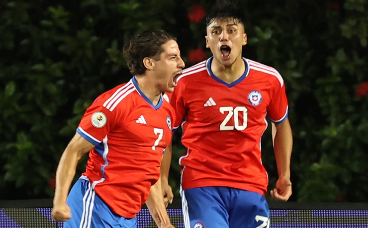 Damián Pizarro se ganó los elogios de los hinchas tras triunfazo de La Roja ante Uruguay: 