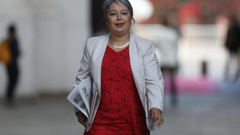 Ministra Jara reconoció reunión con representantes de AFPs en casa de Zalaquett