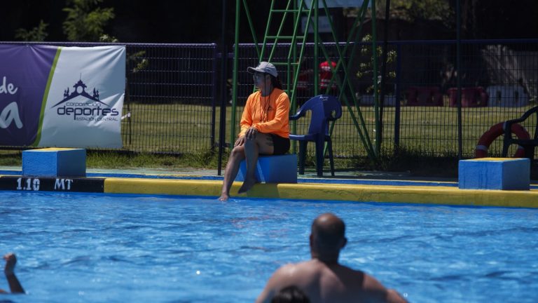 ¿Sin planes para el verano? Municipalidad de Santiago ofrece casi 100 actividades gratuitas