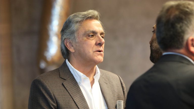 Pablo Longueira no asistirá a debate por nueva Ley de Pesca: 