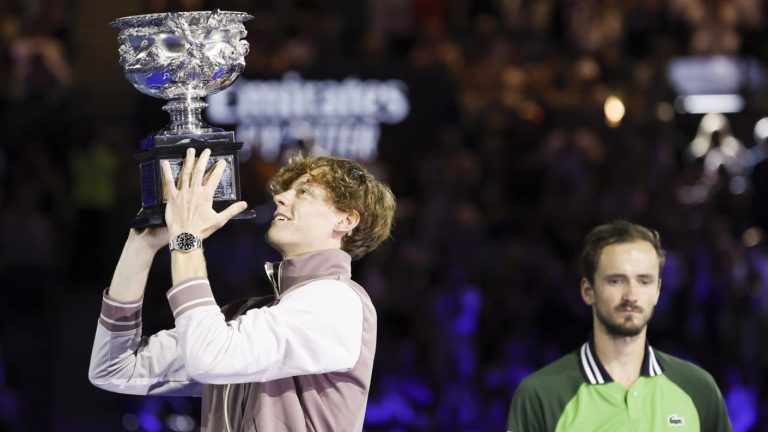 ¡Impresionante remontada! Sinner derrota a Medvedev y gana el Abierto de Australia