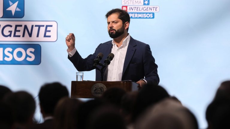 Pulso Ciudadano: Desaprobación al pdte. Boric aumentó y Matthei lidera carrera presidencial