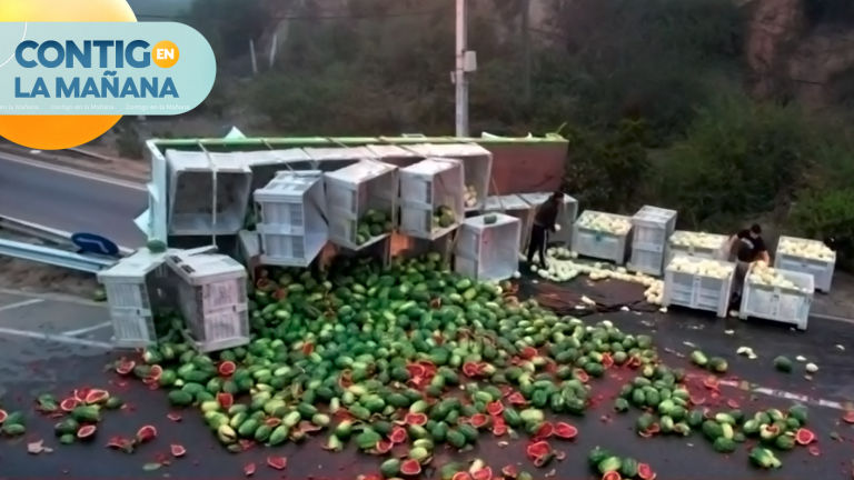 Cientos de sandías desparramadas: Cargamento de camión frutero obstaculizó camino a Viña del Mar