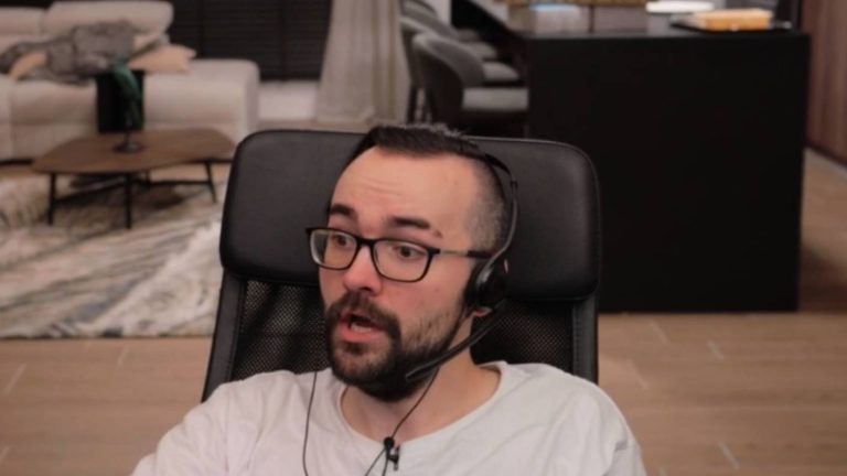 Streamer español hizo directo benéfico por incendios y terminó reaccionando en vivo a muerte de Sebastián Piñera