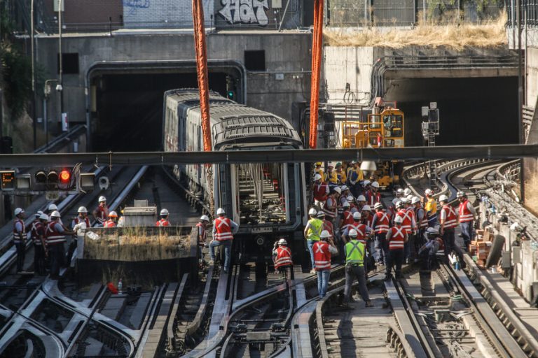 La hora en la que se restablecería totalmente la Línea 1 del Metro de Santiago