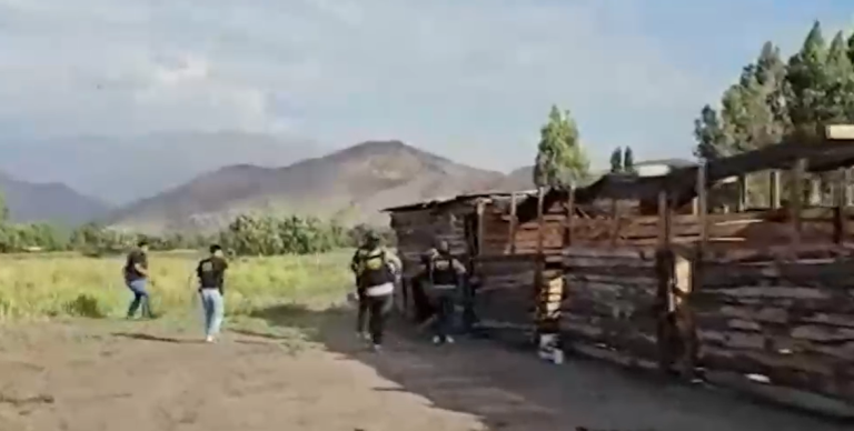 Así fue la liberación de los dos venezolanos secuestrados en Renca: Los tenían en caballerizas para 