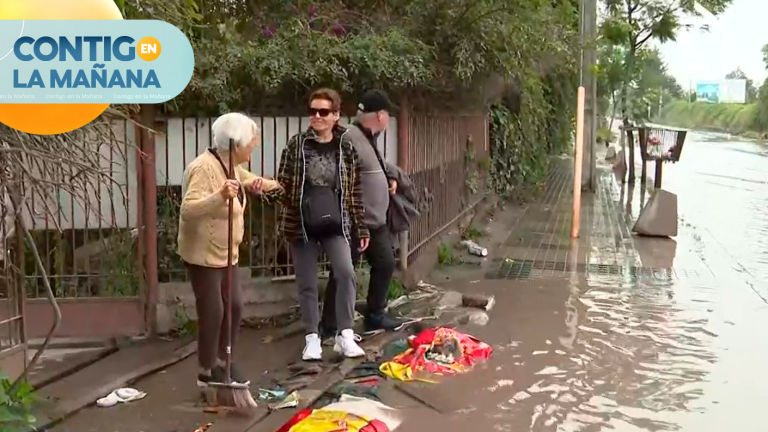 ¡Insólito! Denuncian gran inundación en calles de Malloco desde hace 3 meses