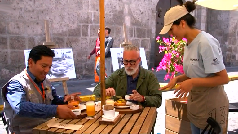 El Menú de América: Sergi Arola viajó hasta Perú para preparar “Caldo de lomos y malaya dorada”