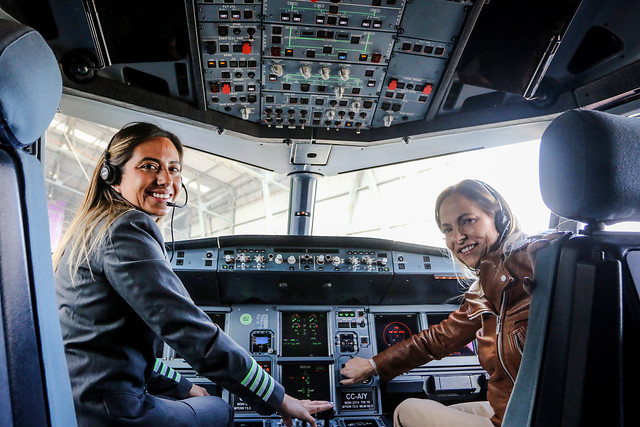 SKY Airline ofrece trabajo: Modelo de laboral flexible y pasajes de avión rebajados