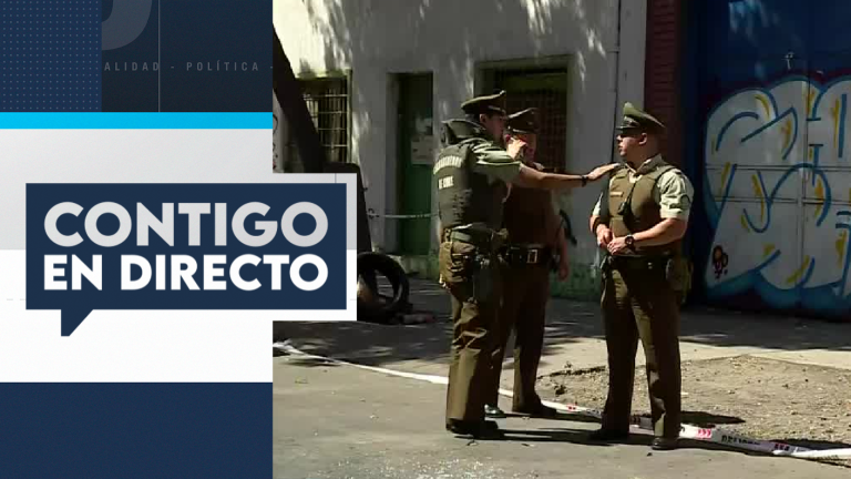 Antena cae sobre autos y un transeúnte en Santiago: Afectado estaría con lesiones graves