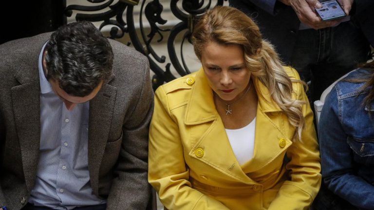 Otra mala para Cathy Barriga: Tricel rechazó recurso para evitar sanciones por 