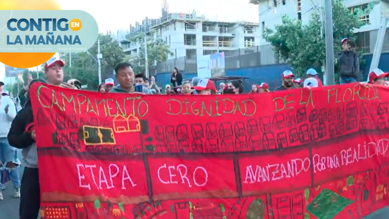 Protesta campamento Dignidad: Manifestación interrumpe tránsito en autopista