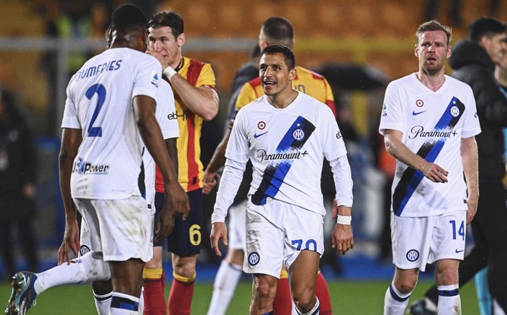 Alexis vuelve a lo grande a la titularidad en el Inter y en Italia lo llenan de flores: 