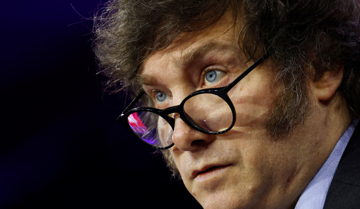 Milei prohibió uso de lenguaje inclusivo y perspectiva de género en sector público de Argentina