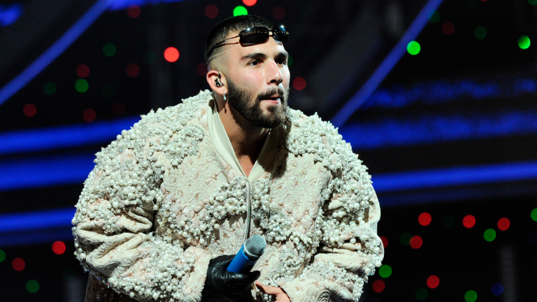 ¿Qué cayó? Usuarios alertaron chascarro en pleno show de Manuel Turizo en Viña 2024