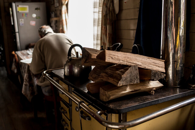 Bono Leña 2024: Revisa acá los requisitos para acceder a los $100 mil del Subsidio de Calefacción