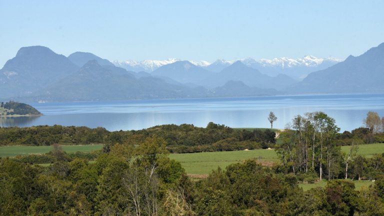 Senapred confirmó un fallecido en helicóptero capotado en Lago Ranco: Ex pdte. Piñera iba a bordo