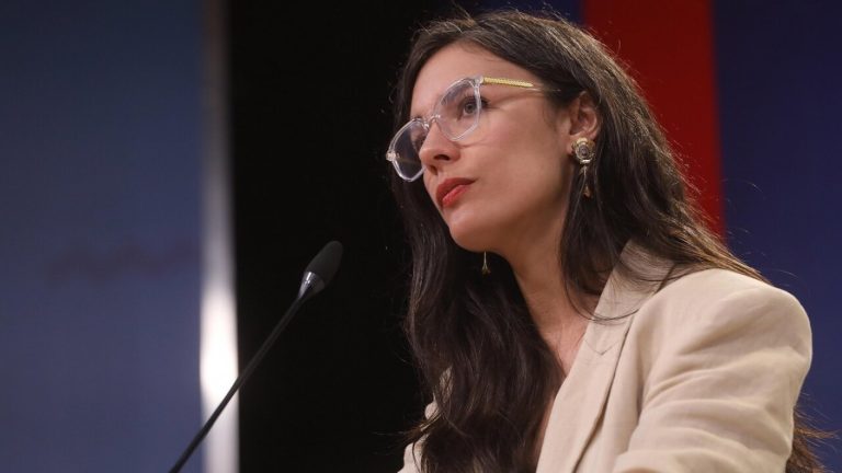 Camila Vallejo se ausentó del funeral de Sebastián Piñera y explicó las razones