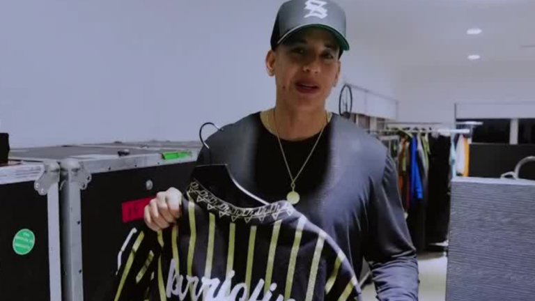 Daddy Yankee envió especial objeto para subasta de Juntos Chile Se Levanta