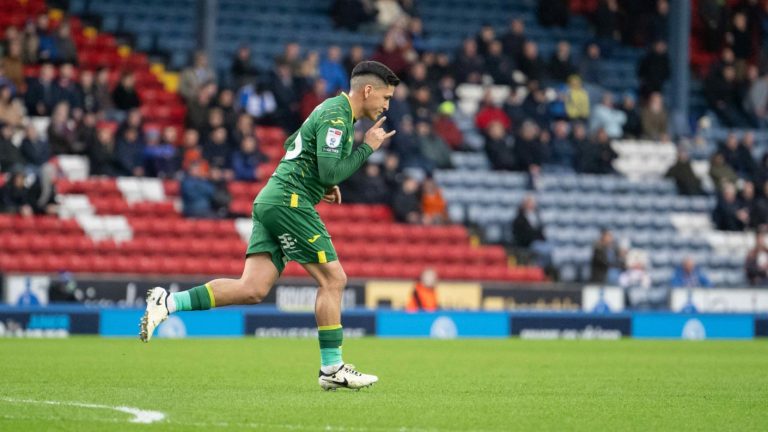 ¡Pie de oro! Marcelino Núñez se mandó golazo de tiro libre en el fútbol inglés