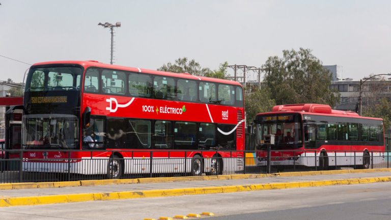 Súper Lunes: Depusieron el paro del transporte público en la RM tras acuerdo