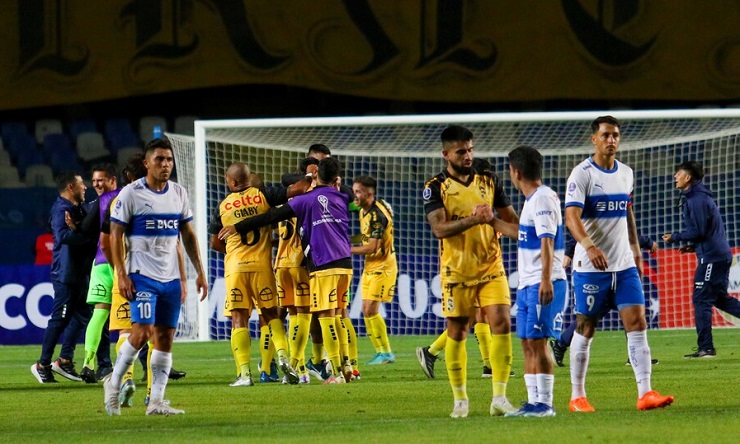 Más que una derrota: Los millones que perdió la UC tras quedar eliminada de la Copa Sudamericana