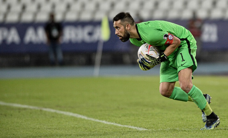 Claudio Bravo reflexiona sobre su posible regreso a La Roja: 