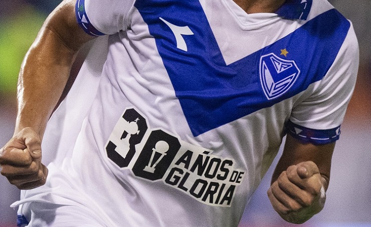 Caos en el Vélez de Gustavo Quinteros: Denuncian a 4 jugadores por abuso sexual contra una mujer