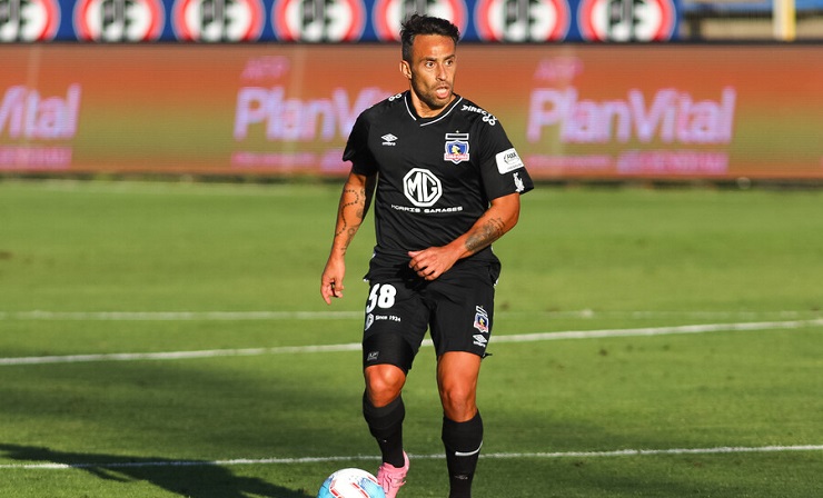 Jorge Valdivia protagoniza accidente de tránsito en Vitacura: Ex futbolista quedó sin lesiones