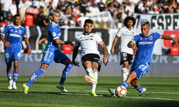 Saldivia iría de lateral: La posible formación de Colo Colo para duelo ante Sportivo Trinidense