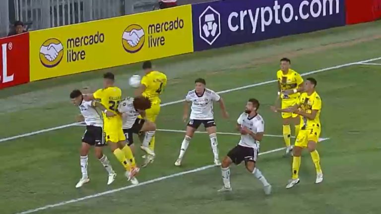 ¿Y el VAR? El controvertido gol de Trinidense que deja abierta la llave ante Colo Colo