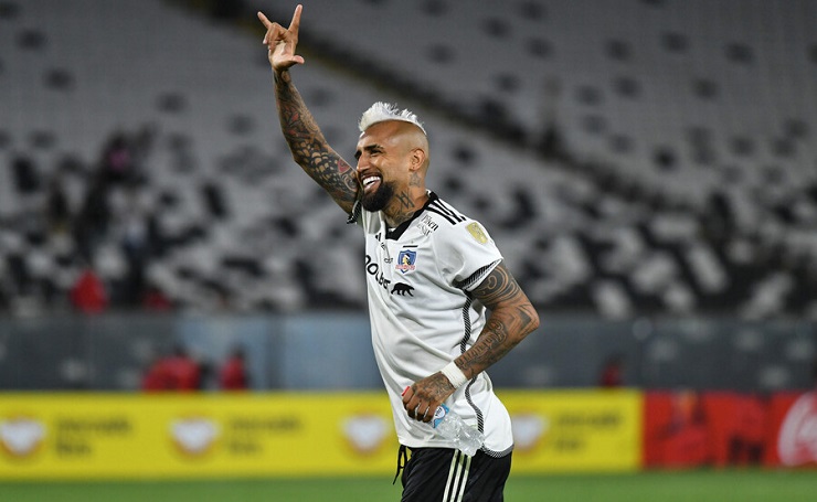 No se sube al avión: Jorge Almirón confirma que Arturo Vidal será baja en duelo ante Coquimbo