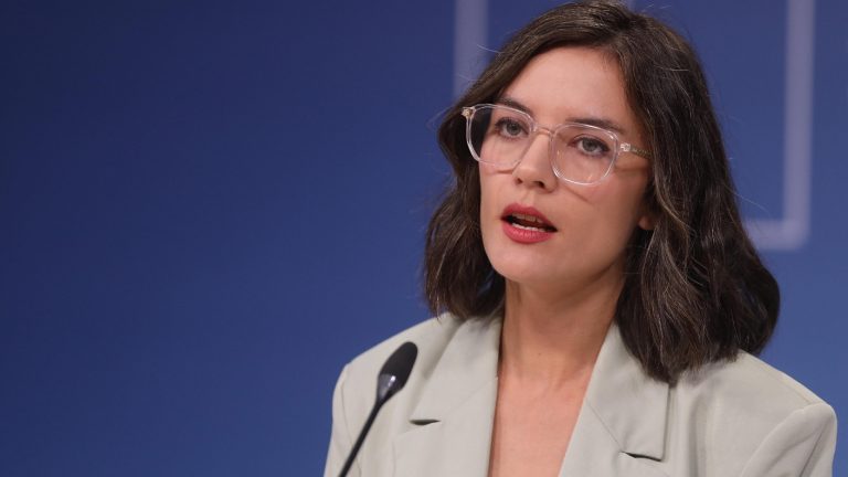 Camila Vallejo y posible red de corrupción de cuello y corbata tras filtraciones de Sergio Muñoz: 