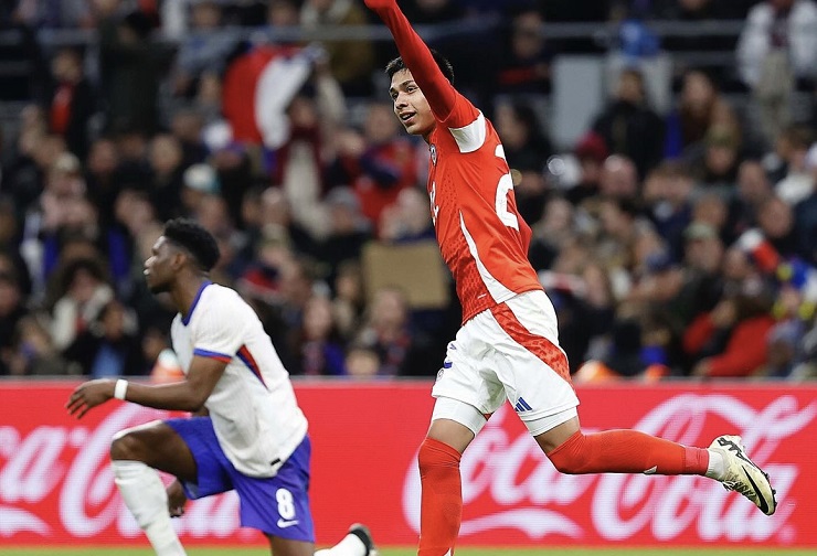 Darío Osorio se ganó los elogios de hinchas chilenos tras su gol a Francia: 