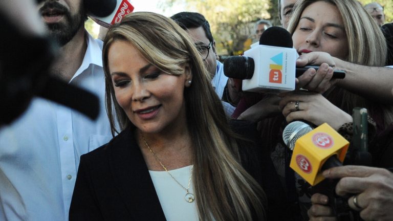 Cathy Barriga rompe el silencio desde su casa en arresto: 