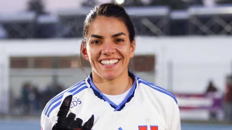 Universidad de Chile anunció que Natalia Campos se aleja del fútbol por delicada cirugía cerebral