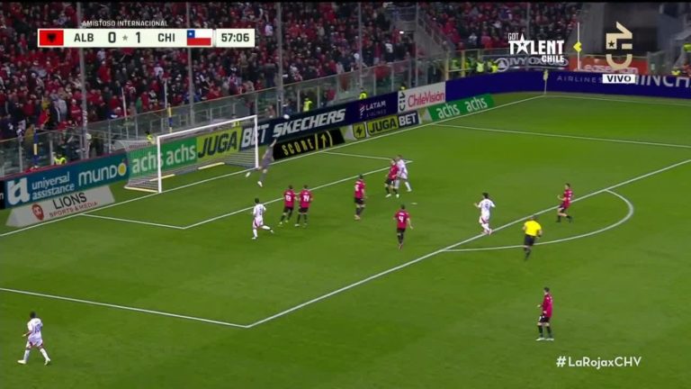 ¡En qué estuvo! Víctor Dávila estuvo cerca del segundo gol de La Roja