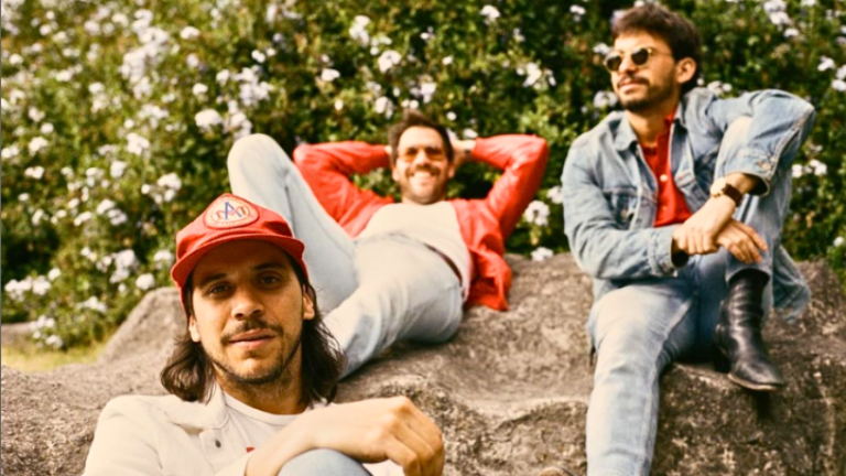 ¿Quiénes son Los Mesoneros y cuándo se presentan en Lollapalooza Chile 2024?