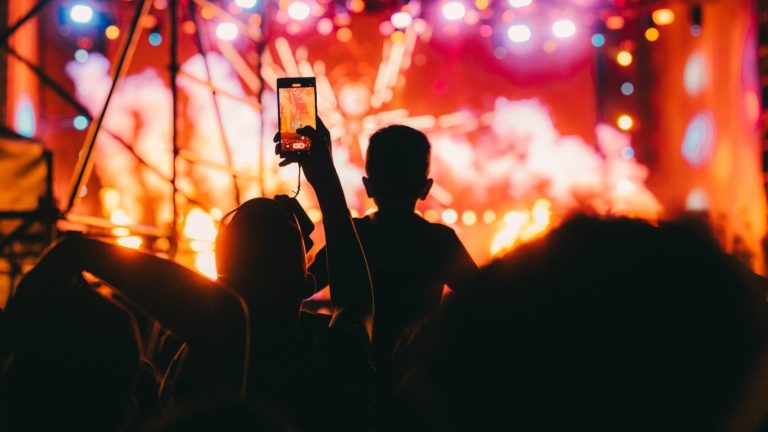 ¡Corre por la tuya! Revisa las entradas disponibles para Lollapalooza Chile 2024 y cómo comprarlas