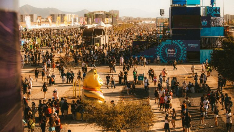 Lollapalooza Chile 2024: Revisa cómo adquirir un locker para guardar tus pertenencias y su valor