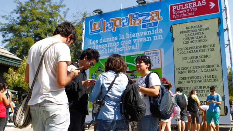 Lollapalooza 2024: ¿Cómo y dónde activo el método Cashless de mi pulsera?