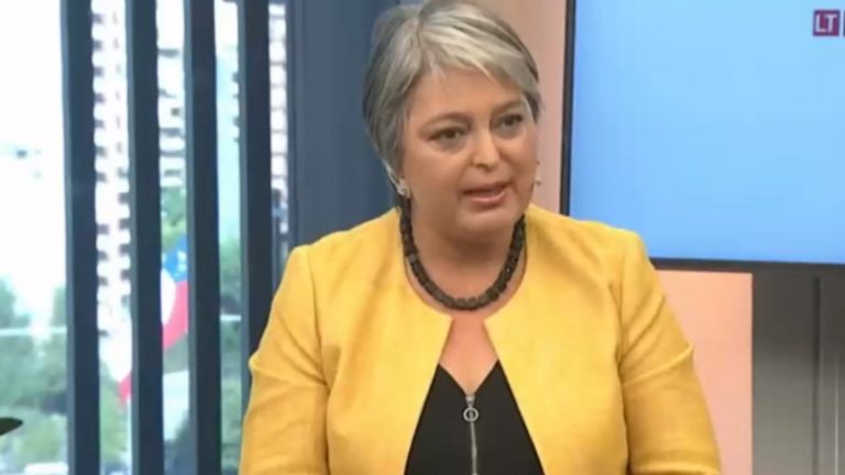 Ministra Jara encara a empresarios por debate de 40 horas: 