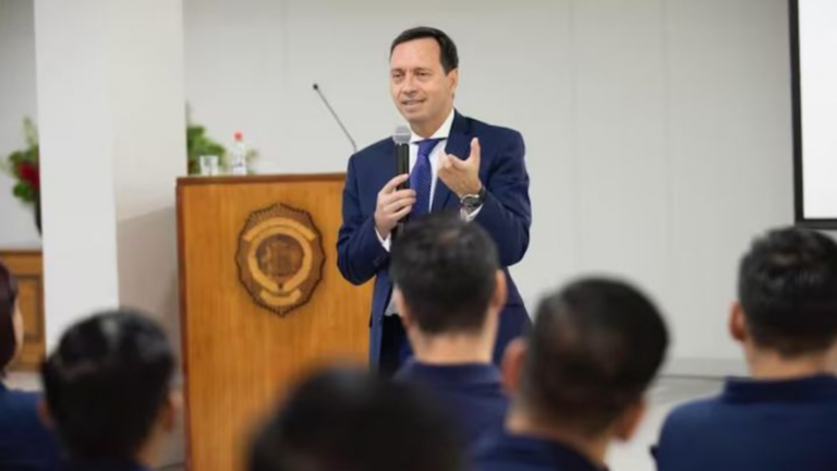 ¿Quién es Eduardo Cerna Lozano? El nuevo director general de la PDI nombrado por Gabriel Boric